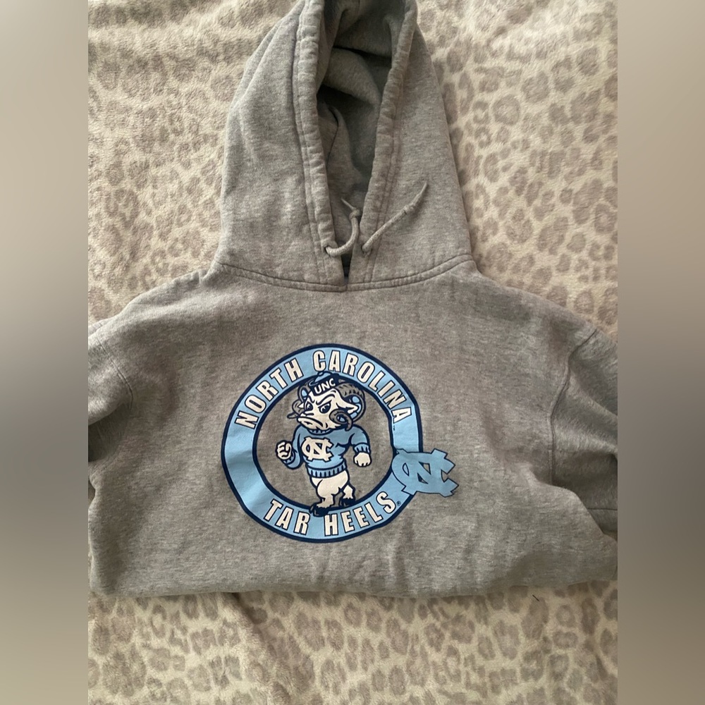 Brand new North Carolina Tar Heels hoodie